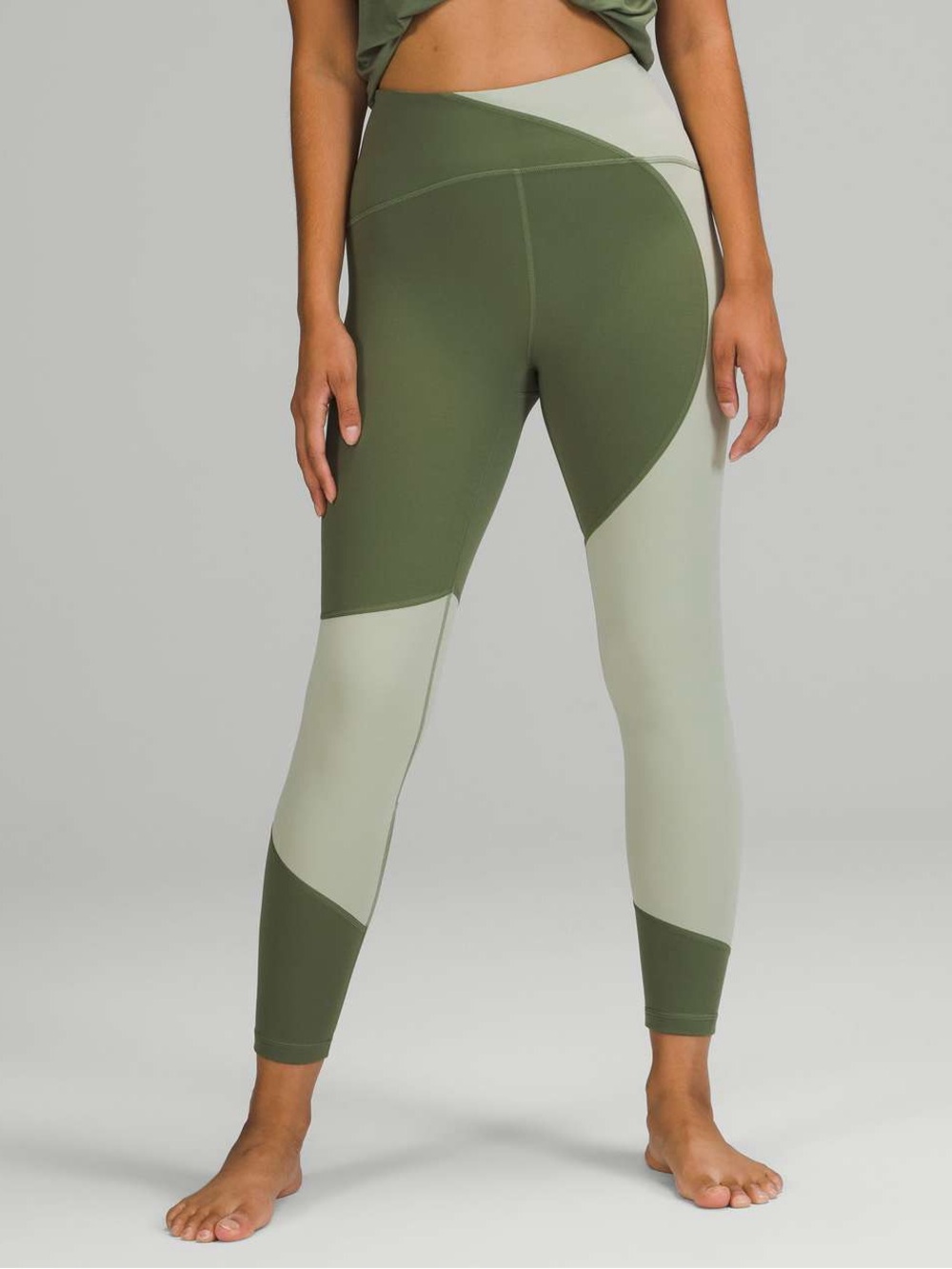 Lululemon Nulu Colour Block High-Rise Tight 25"
Green Twill / Green Fern